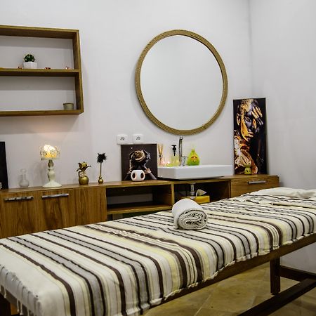 Suites Hotel Les Charmilles & Spa La Marsa Buitenkant foto