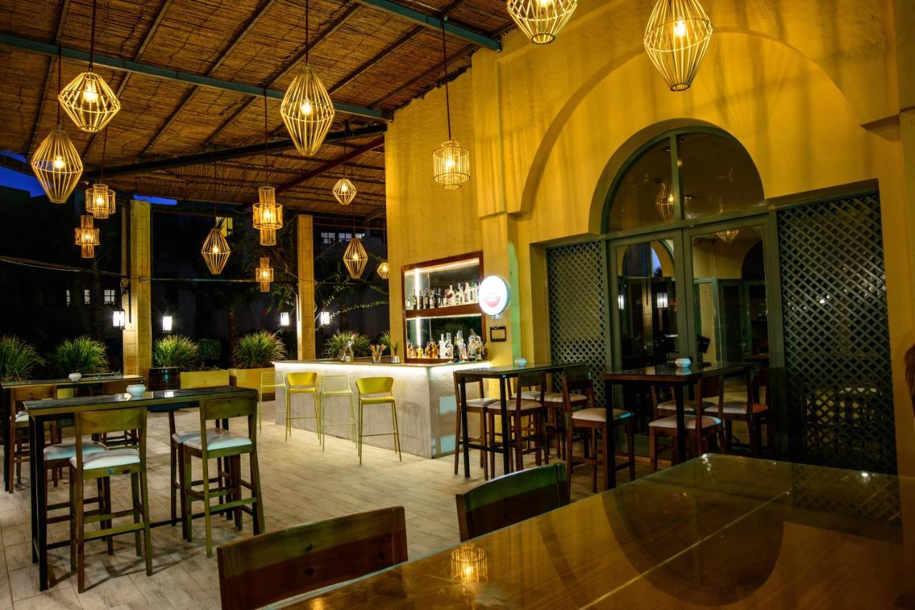 Suites Hotel Les Charmilles & Spa La Marsa Buitenkant foto